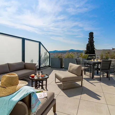 Select'sohome: Lavandou With Terrace And Parking *