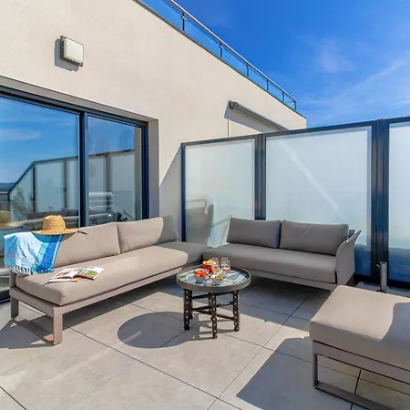 Apartment Select'sohome: Lavandou With Terrace And Parking Le Lavandou